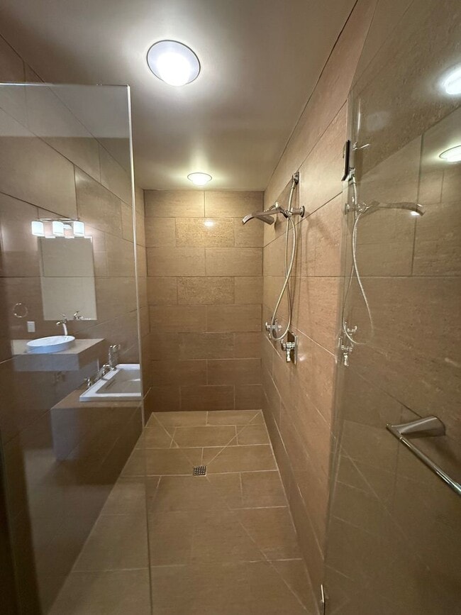 Building Photo - Blue Earth One Bedroom For Lease