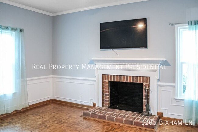 Building Photo - 1205 Bixham Ln