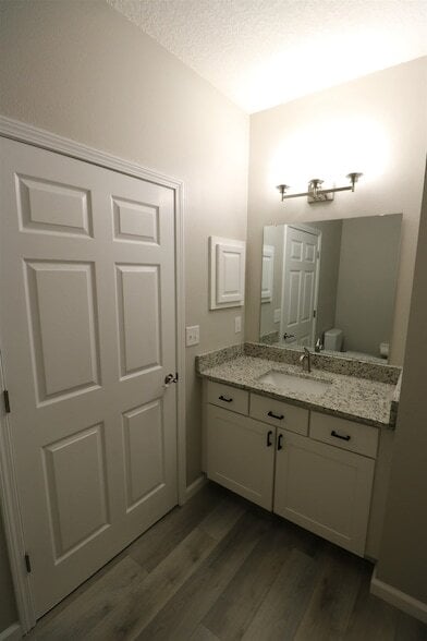 Building Photo - 221 Wooded Crossing Cir