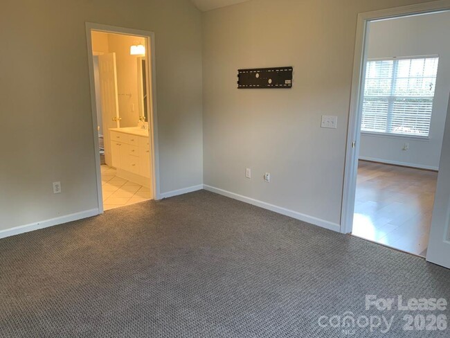 Building Photo - 9731 Elizabeth Townes Ln