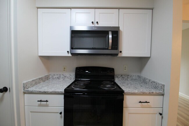Building Photo - 1112 Blue Ridge Dr