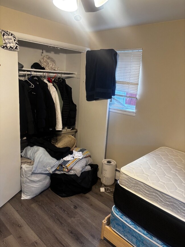 Building Photo - BEAUTIFUL MUST SEE CHARMING 1 BED/1 BATH WITH FRE HEAT....MUST SEE!!!