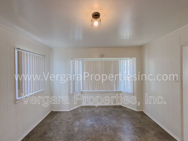 Building Photo - 13505 Mariposa Ave