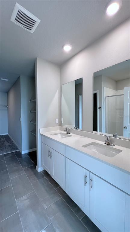 Building Photo - 3253 Bella Vista Dr