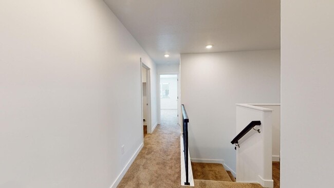 Building Photo - BEAUTIFUL 4-BEDROOM TOWNHOME FOR RENT