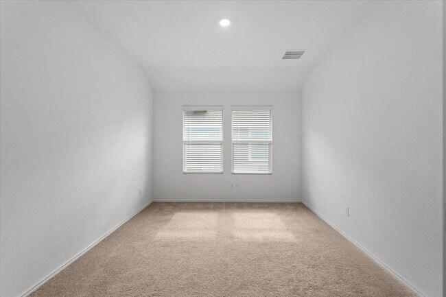 Building Photo - 300 Jeffers