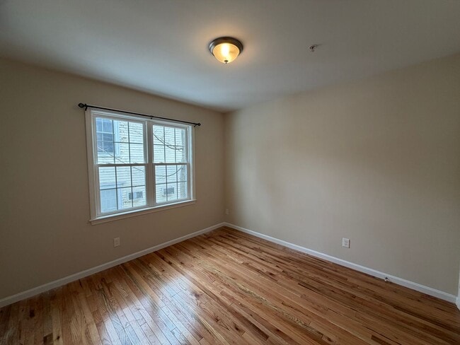 Building Photo - 160 Summer St