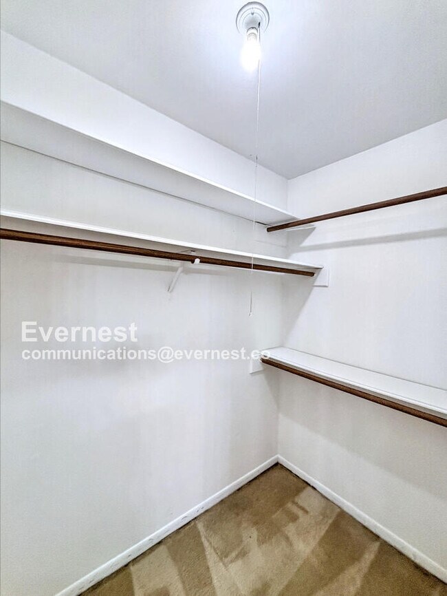 Building Photo - 15231 Cabots Landing Dr