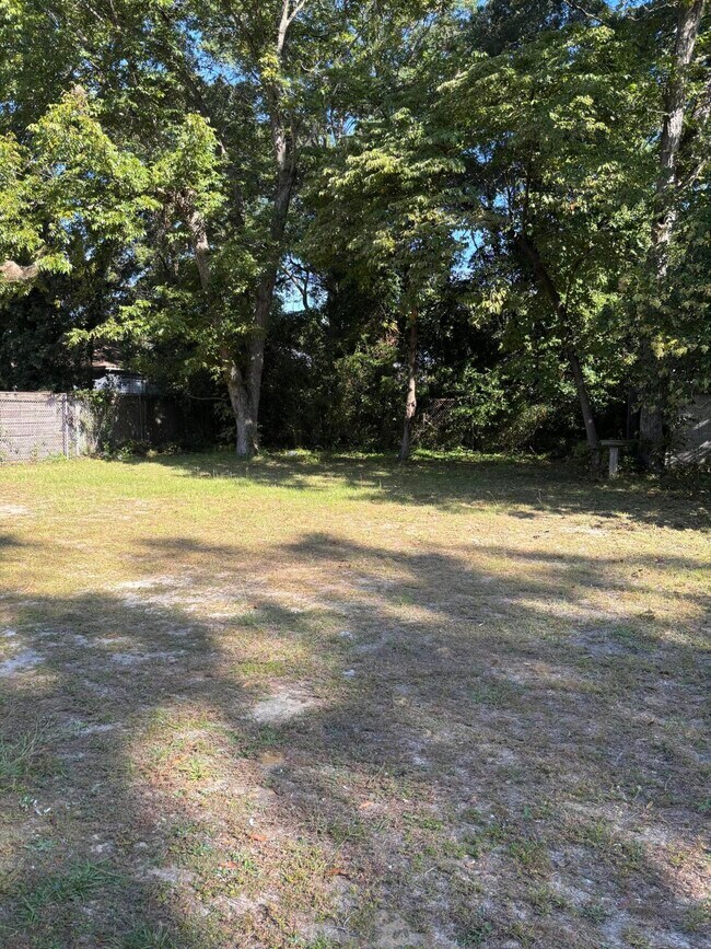 Building Photo - 41 W Charlotte Ave