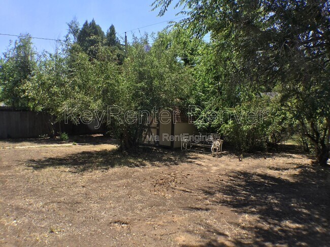 Building Photo - 1285 S Holly St