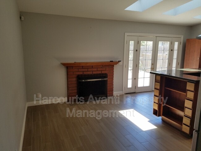 Building Photo - 8125 Los Sabalos St