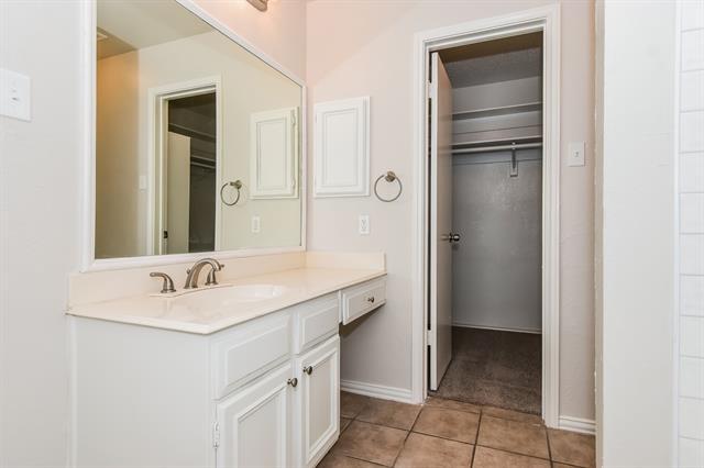 Building Photo - 3613 Dorchester Dr