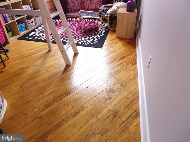 Building Photo - 200 Lincoln Ave