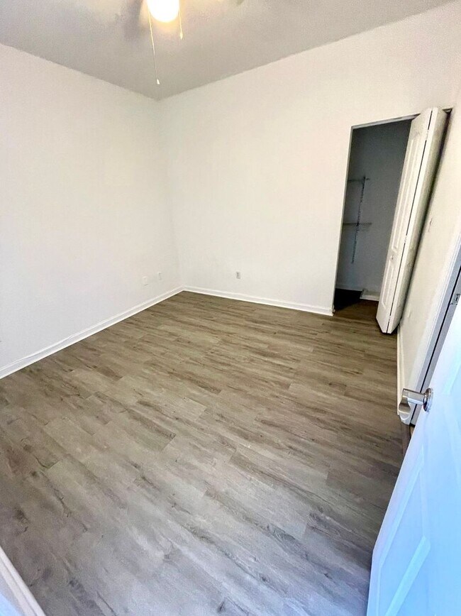 Building Photo - Two bedroom condo in gated Marsh Harbour c...