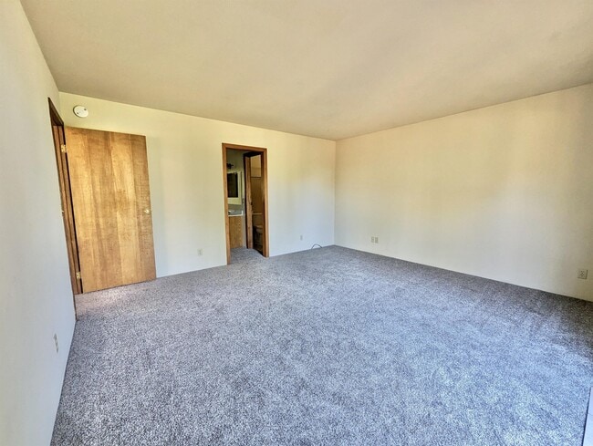 Building Photo - 16481 Tony Ct