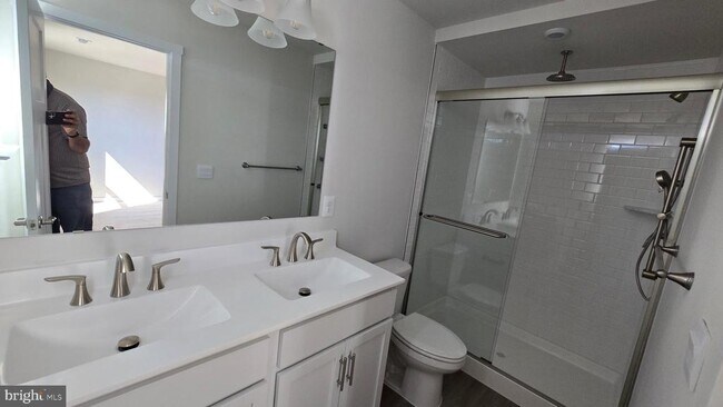 Building Photo - 66 Trotting Rd