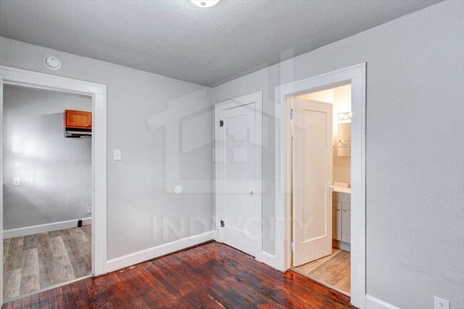 Building Photo - 3209 W 10th St