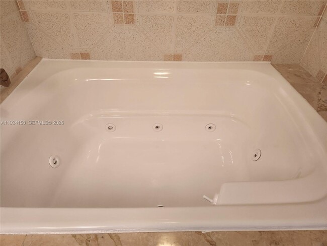 Building Photo - 230 174th St