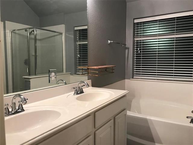 Building Photo - 2732 Cascade Cove Dr