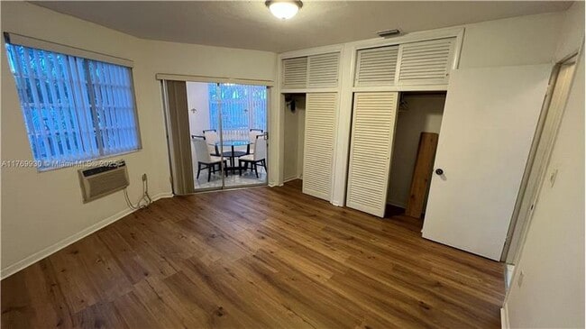 Building Photo - 1701 NE Miami Gardens Dr