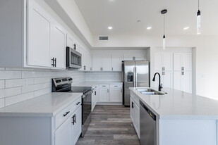 Building Photo - 55 W Thomas Ln