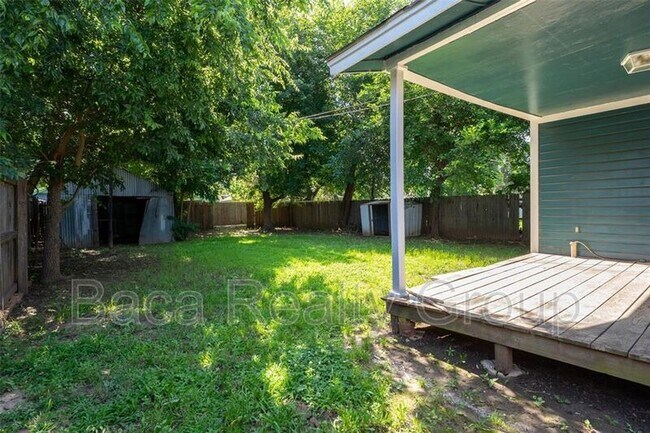 Building Photo - 228 N Donald Ave