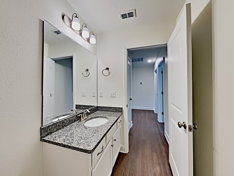 Building Photo - 2954 Calebs Cove Way