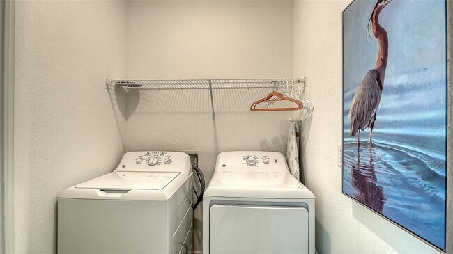 Building Photo - 12180 Wellen Golf St