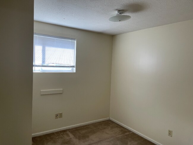 Building Photo - 1662 Summit St