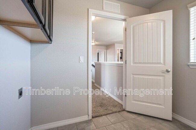 Building Photo - 10202 Boulder Ridge Dr