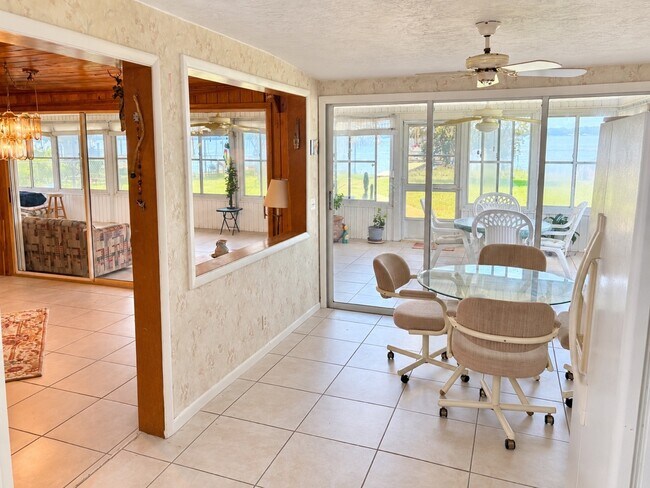 Building Photo - 254 Cloverleaf Rd