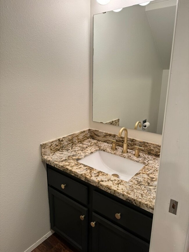 Building Photo - 4Bd/2.5Ba Maple Valley House