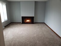 Building Photo - 1351 S Center Rd