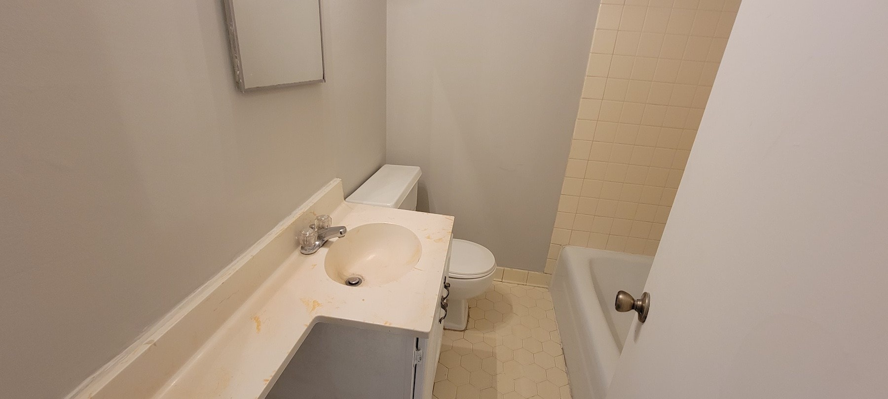 Building Photo - 3923 Overland Hts