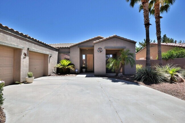 Building Photo - 483 W Carob Dr