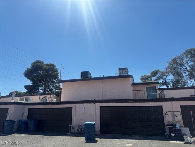 Building Photo - 4378 Caliente St