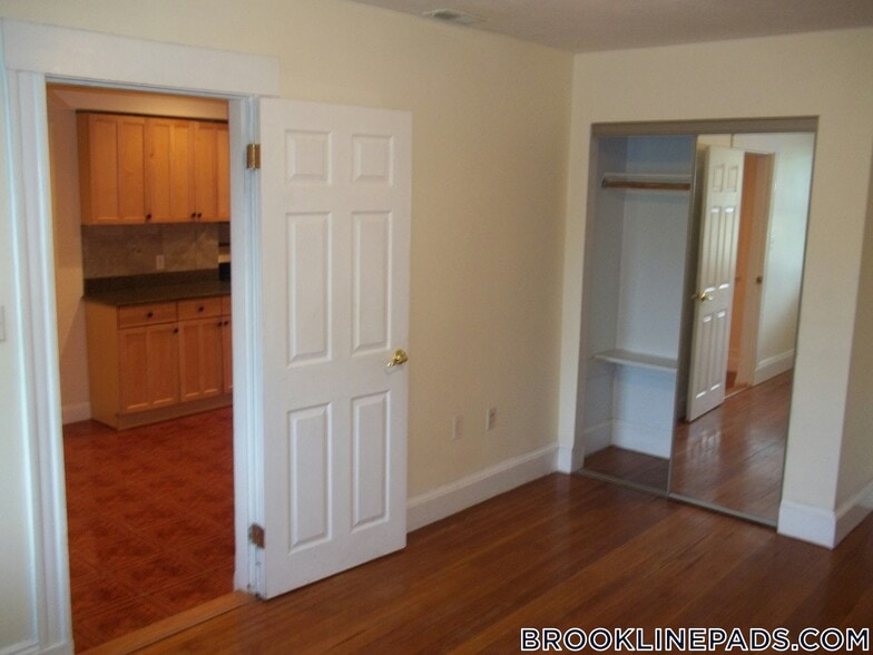 Building Photo - 191 Winthrop Rd