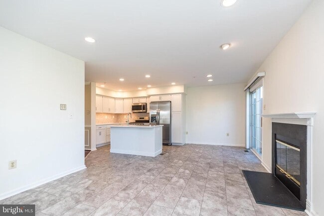 Building Photo - 940 Bentley Ct