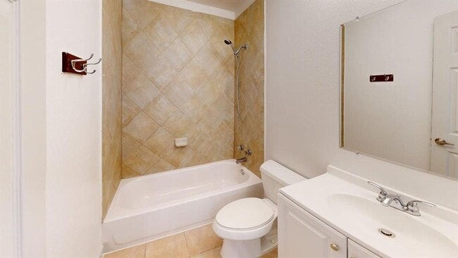 Building Photo - 9837 Childress Dr