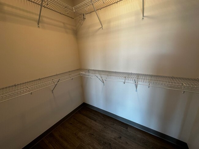 Building Photo - 409 Elm St