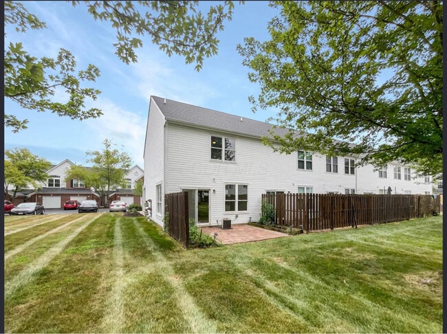 Building Photo - 4953 Albany Meadow