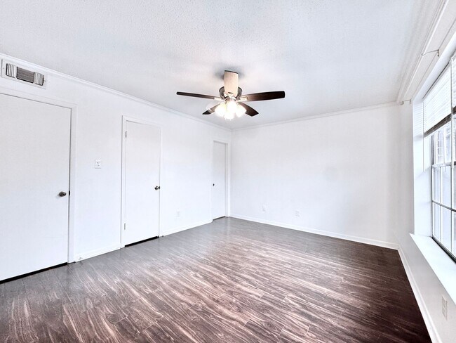 Building Photo - Spacious 2 Bed/2 Bathroom Condo in Bocage – Walk to Towne Center & Whole Foods!