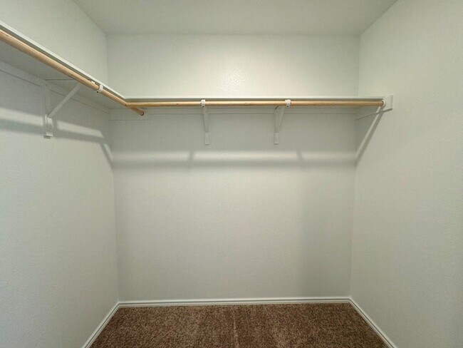 Building Photo - 184 Chapel Beck Dr