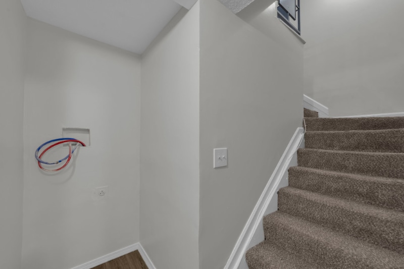 Building Photo - 6011 Stover Ave