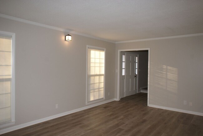 Building Photo - 810 14th Street