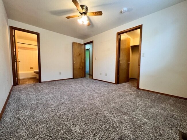 Building Photo - Beautiful Home in Boise!  *Special $300 OF...