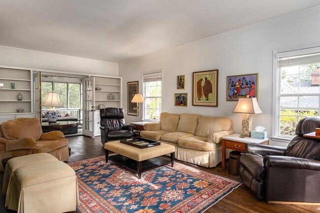 Building Photo - 65 Clarendon Ave