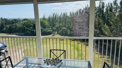 Building Photo - 3150 N Palm Aire Dr