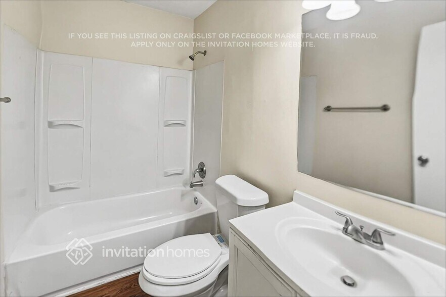 Building Photo - 1379 Hidden Cir