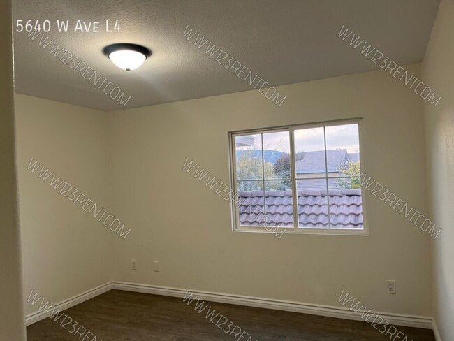 Building Photo - 5640 W Ave L4